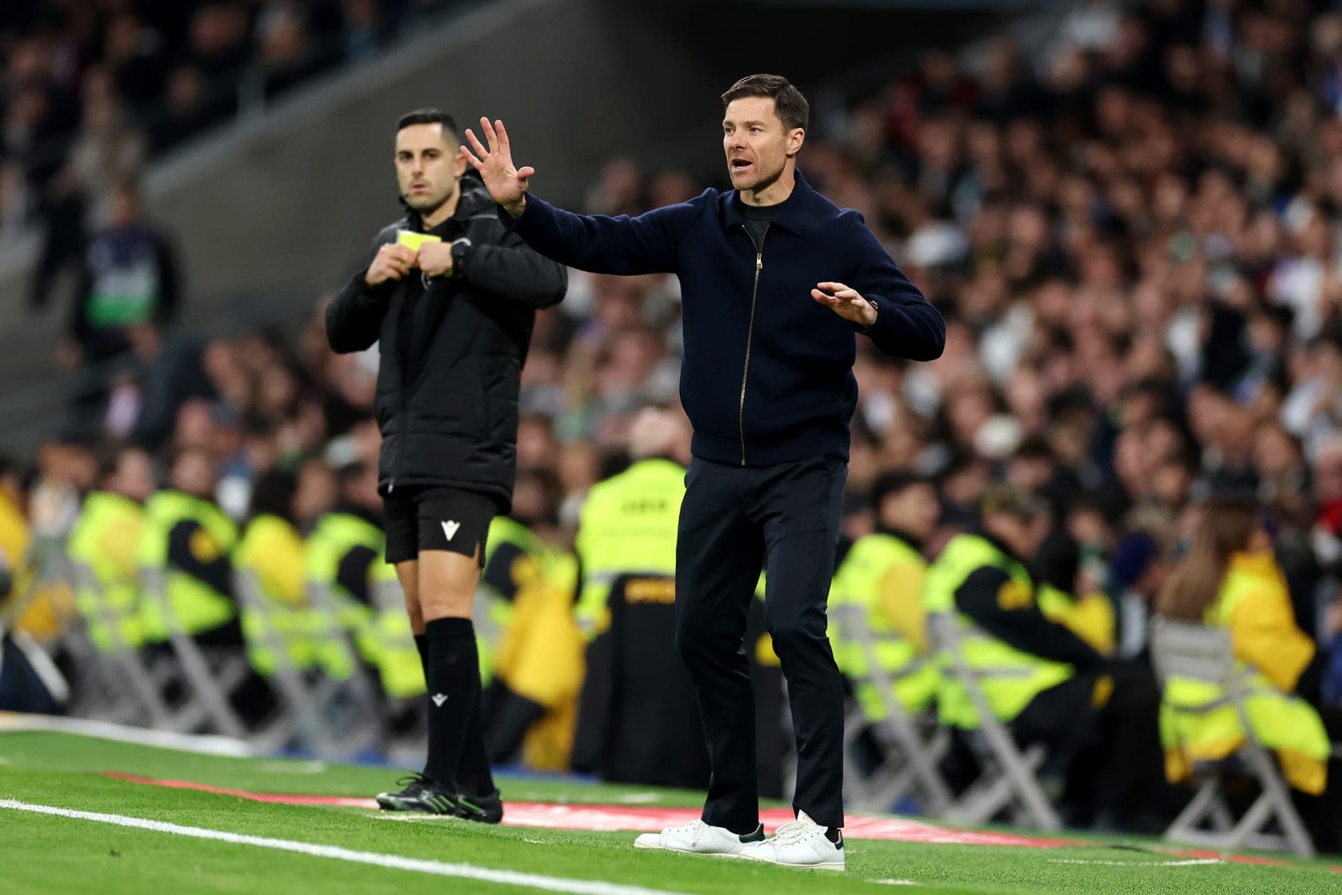 تشابي ألونسو يعلّق لأول مرة بعد إقالته من تدريب ريال مدريد