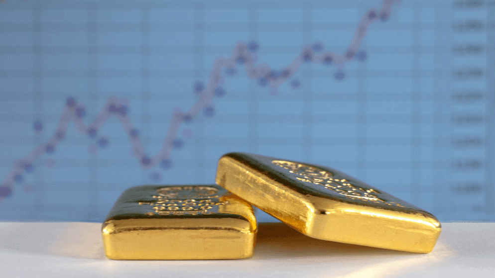 الذهب يتراجع 1.5% مع ارتفاع النفط ومخاوف التضخم