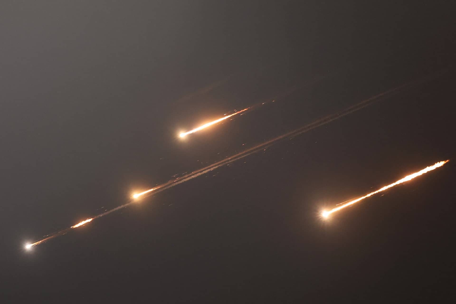 "الدفاع القطرية": تعرّضنا لهجوم بـ10 مسيّرات وصاروخي كروز من إيران