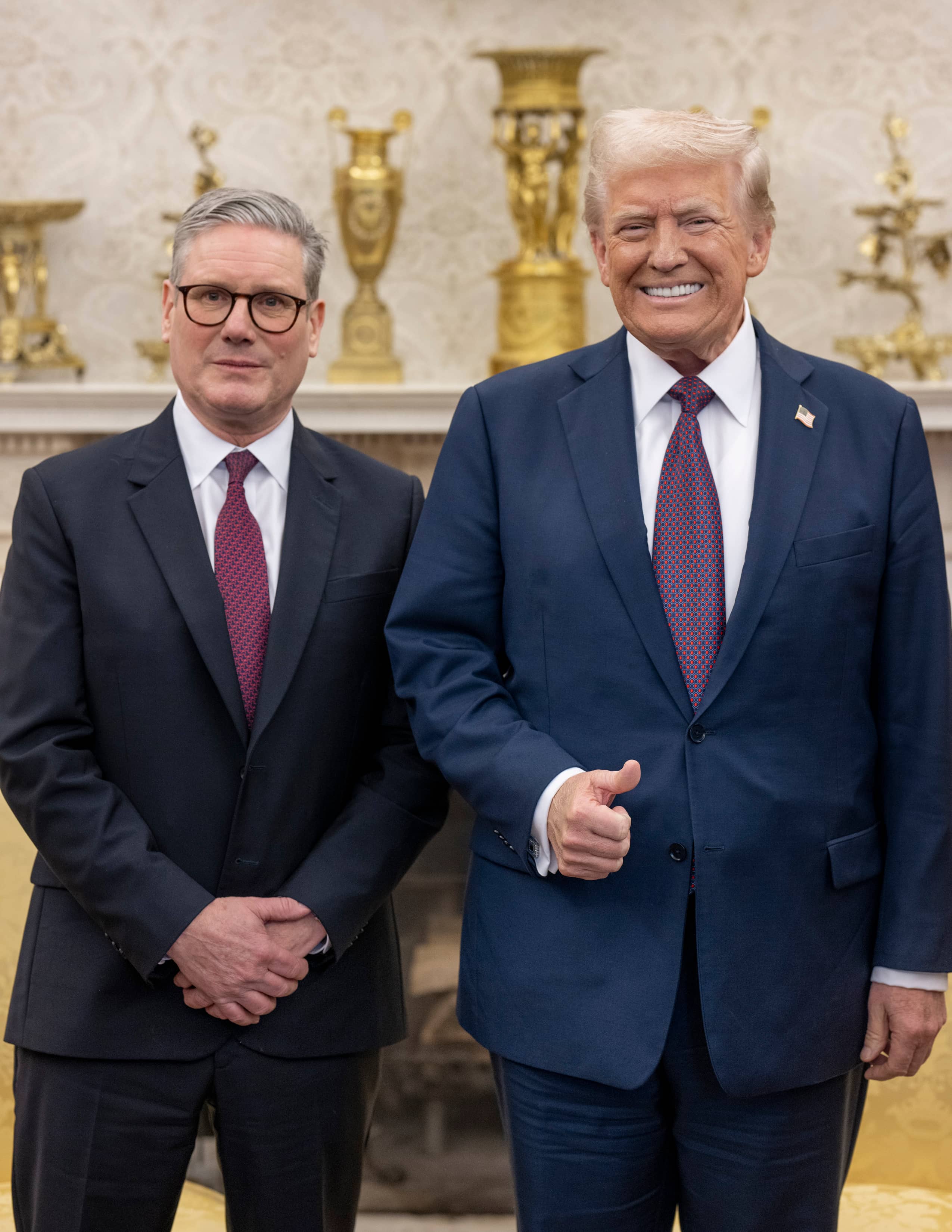 ستارمر يدعو ترمب لإشراك دول المنطقة في تسوية النزاع مع إيران