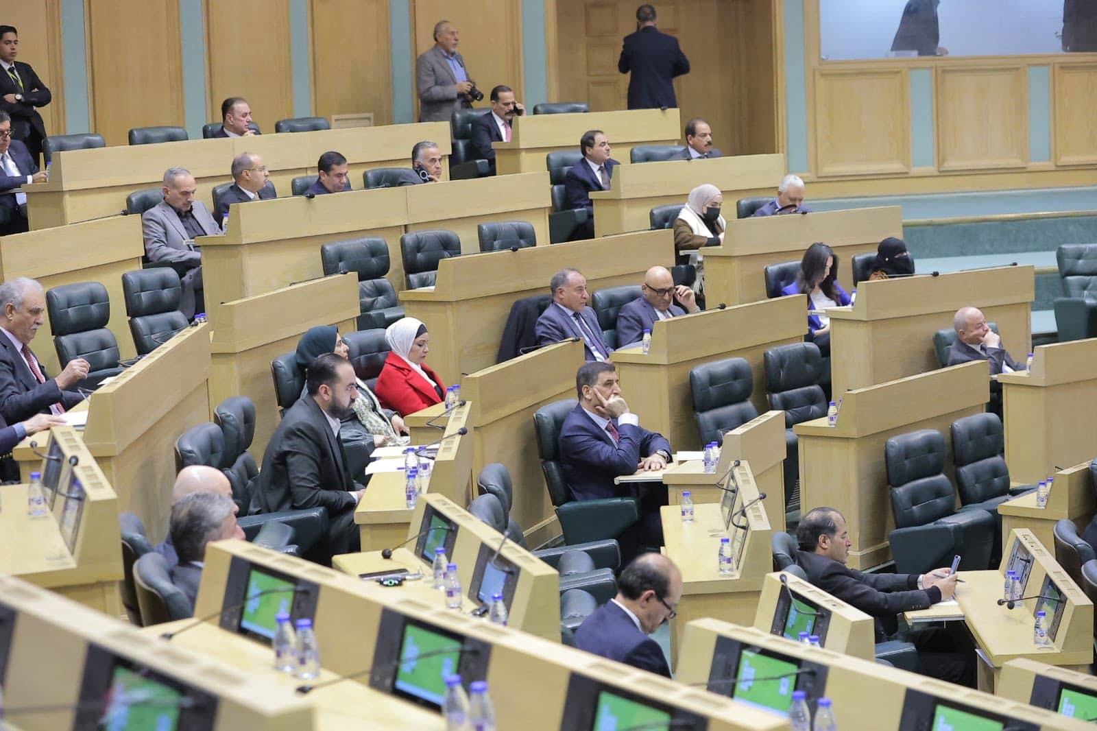 "العمل النيابية" تشرع بمناقشة تعديلات "الضمان الاجتماعي" ولجنة العمل تزور محطة السمرا لتوليد الكهرباء