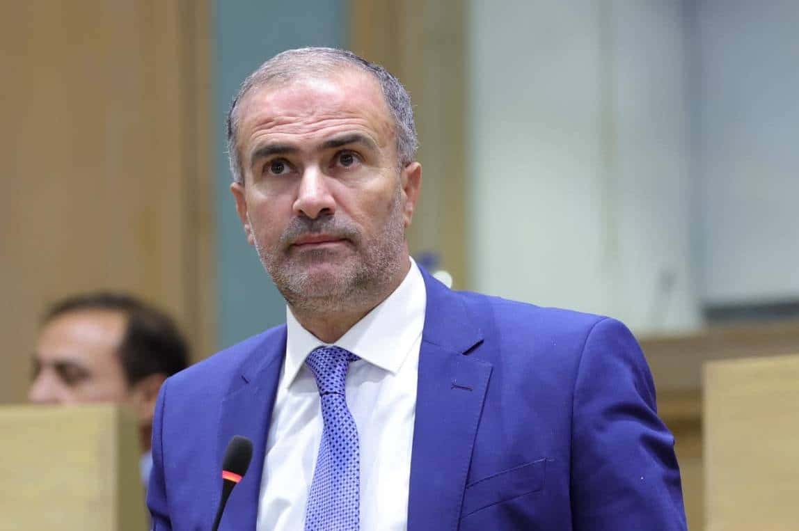 الدار - النائب آية الله فريحات - إنّ الاتجاه إلى رفع سنّ التقاعد بحجة