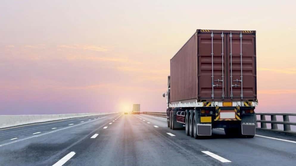 أعلنت وزارة النقل عن شمول الشاحنات الأردنية بقرار السعودية القاضي برفع