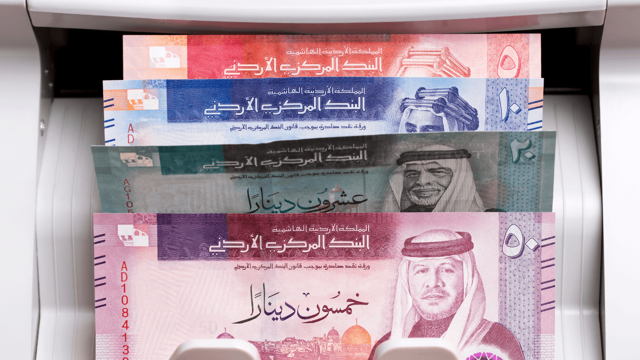 رفض تمويل 99 ألف قرض جديد في 2025