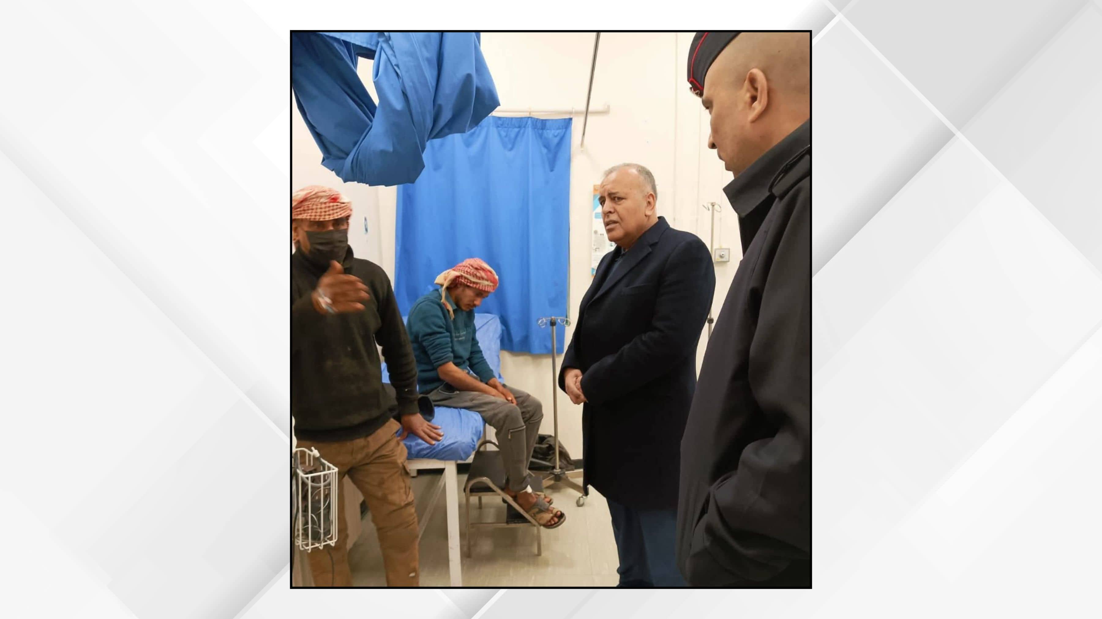 محافظ مادبا يتفقد مصابي سقوط شظايا صاروخ في لواء ذيبان