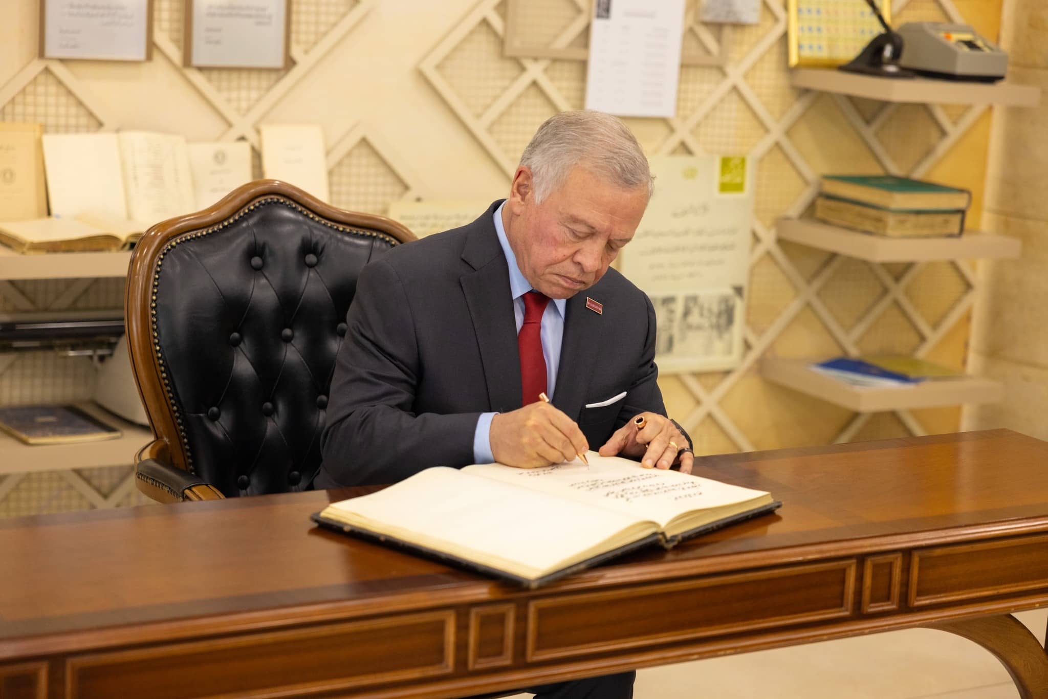 الملك يرعى احتفالية غرفة تجارة عمان بمرور أكثر من مئة عام على تأسيسها.. صور