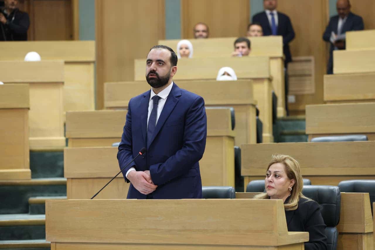 تساءلت النائب الأسبق رولا الحروب، الاثنين، عن صحة أداء النائب حمزة الط