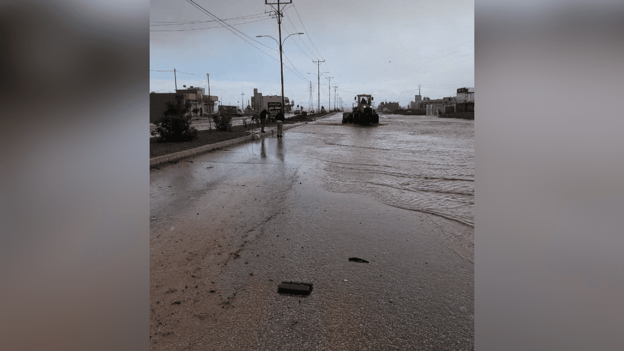 بعد فتح العبارة المغلقة.. إعادة حركة المرور في شارع البترا بإربد