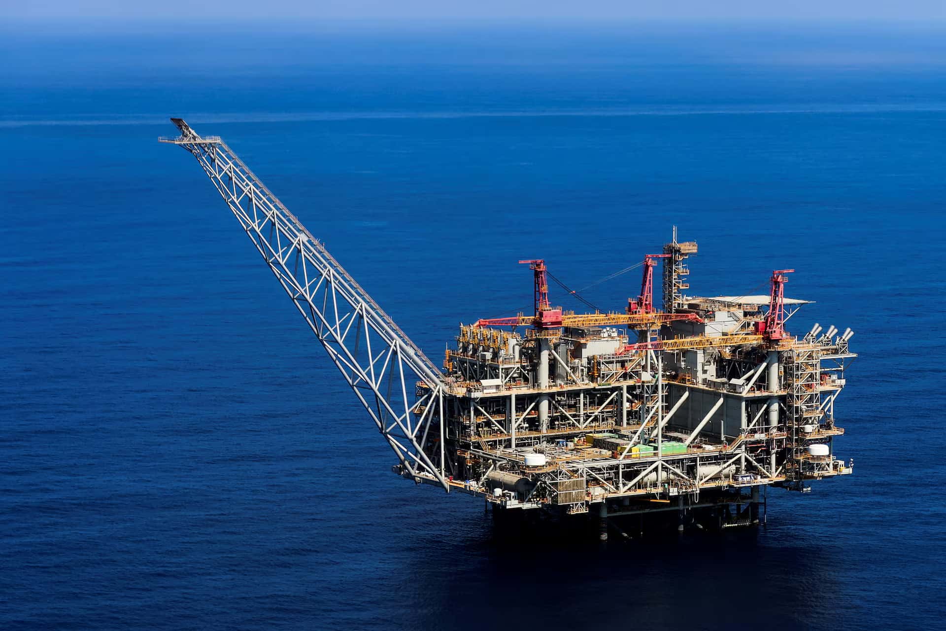 وزير الطاقة: انقطاع إمدادات الغاز الطبيعي من البحر المتوسط والأردن يبد