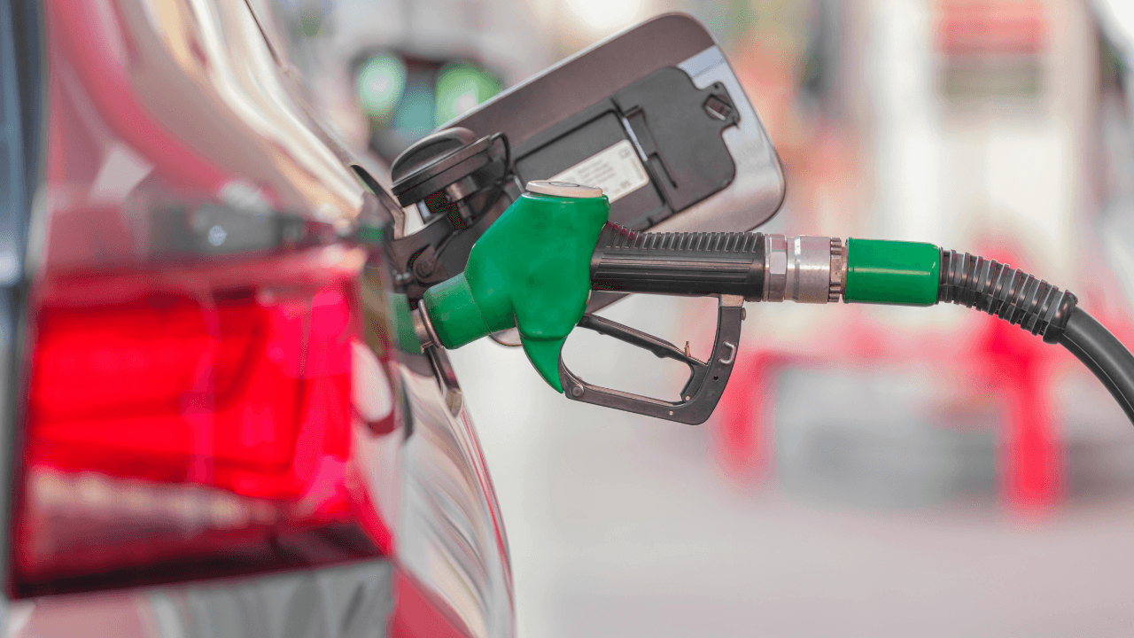 "تنظيم الطاقة": بواخر محملة بالمشتقات النفطية والغاز قادمة إلى الأردن