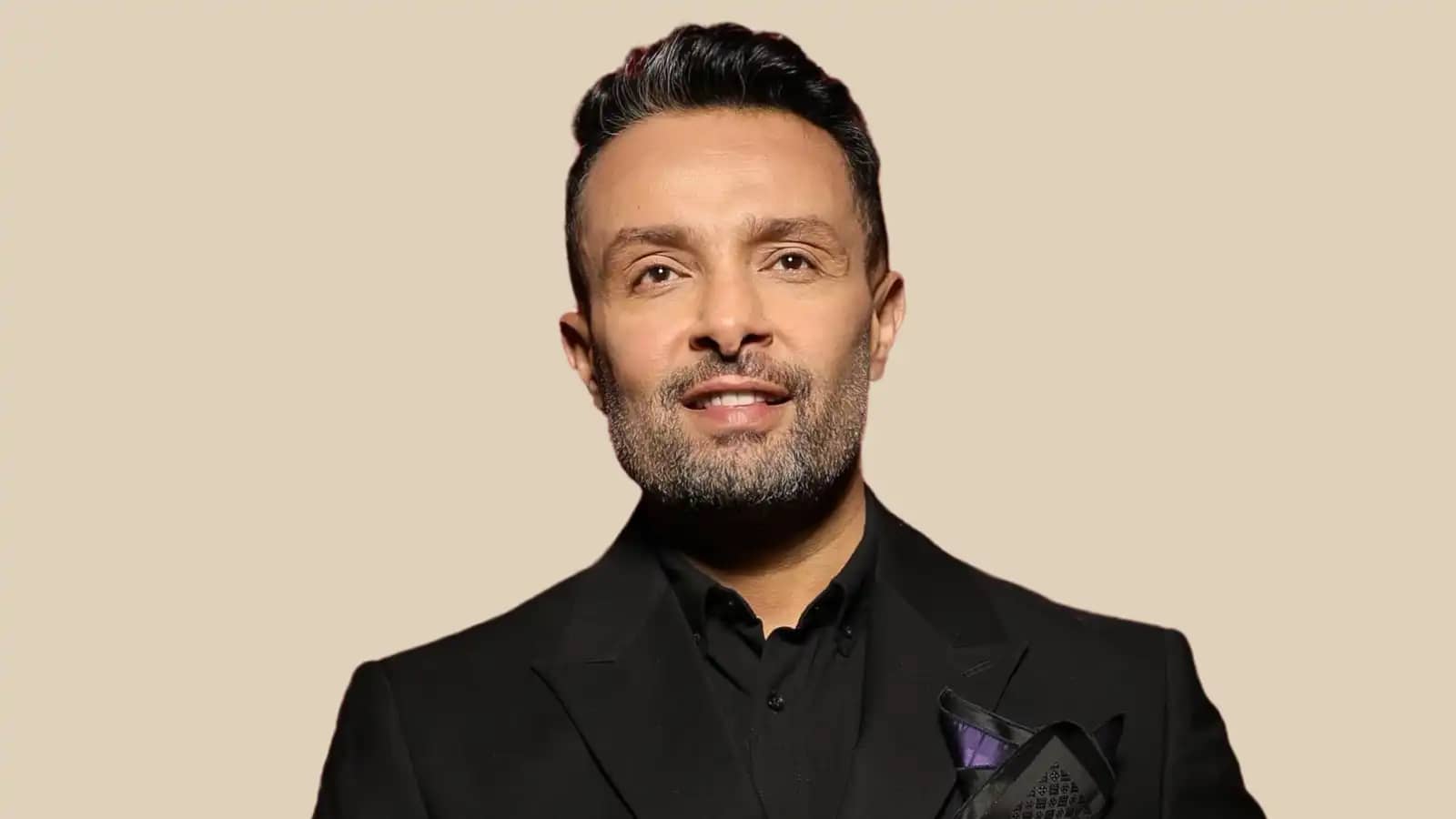 حبس وائل عبد العزيز شهراً مع إيقاف التنفيذ في قضية سب وقذف