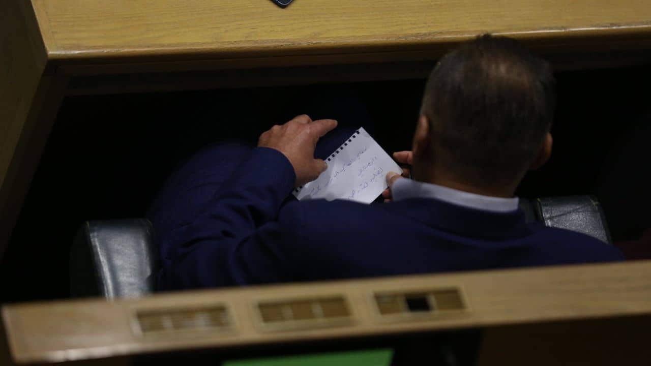 الظهراوي يطلب لقاءً مستعجلا مع رئيس الوزراء لـ"ناشط".. ما القصة؟.. صور