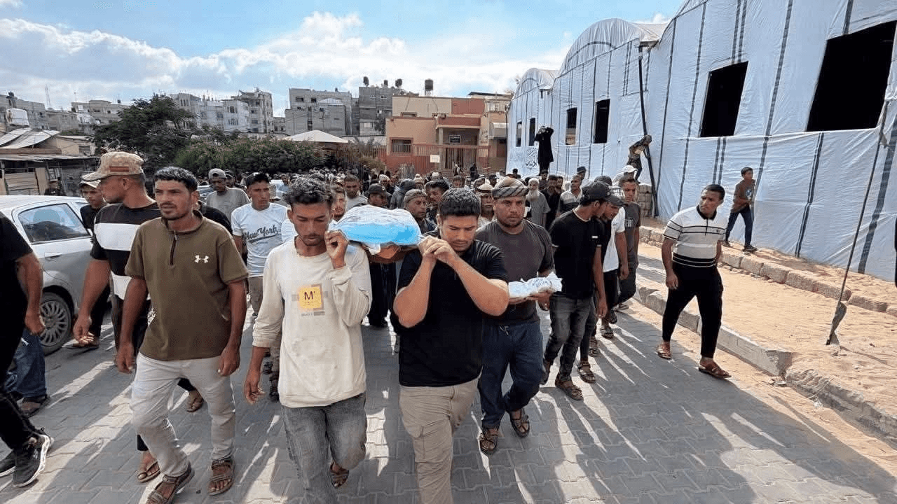 الدار - استشهدت سيدة فلسطينية وجنينها، اليوم السبت، متأثرين بالإصابة