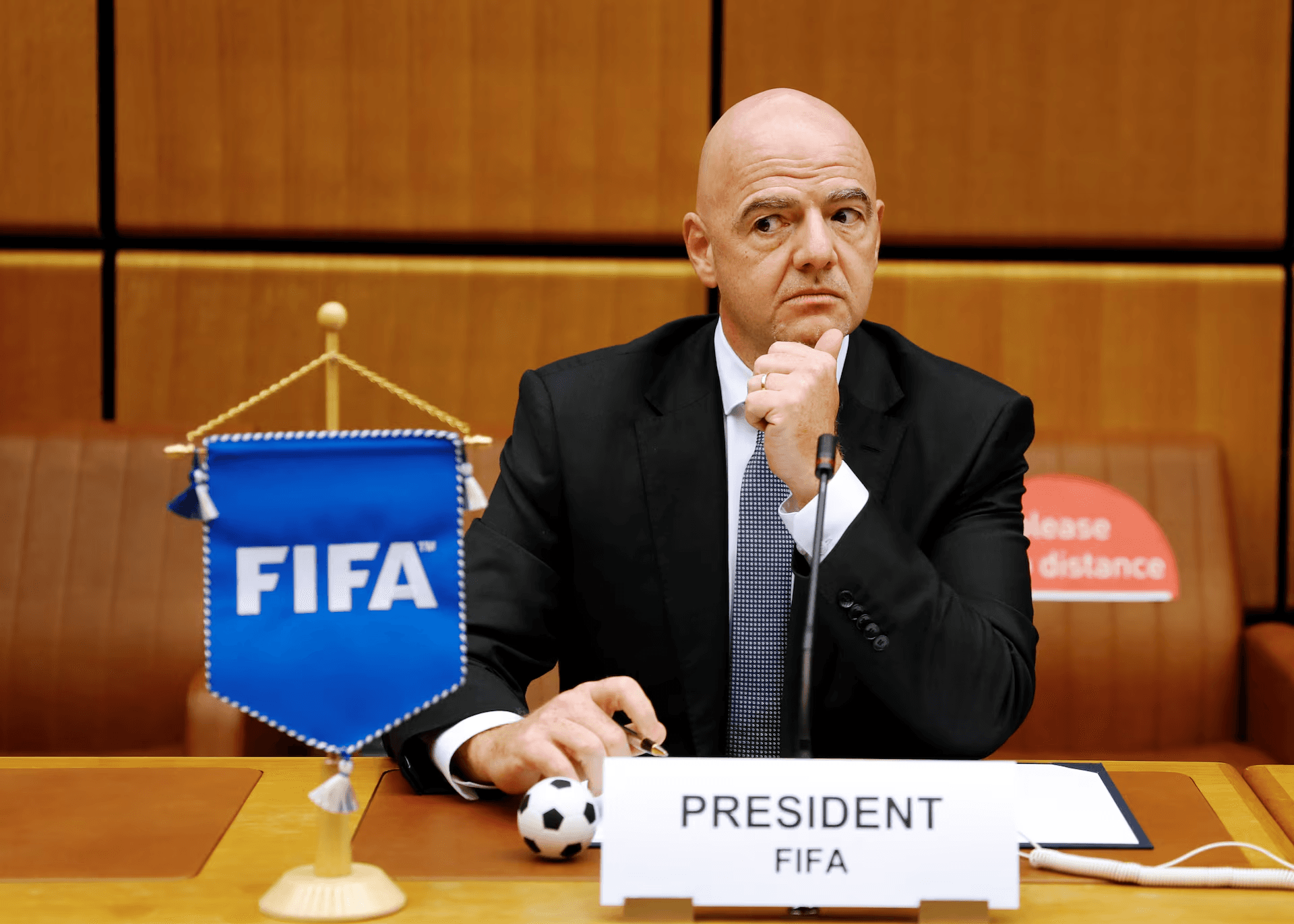 استقالة كبير مستشاري إنفانتينو احتجاجا على خطة بيع حصة في كأس العالم
