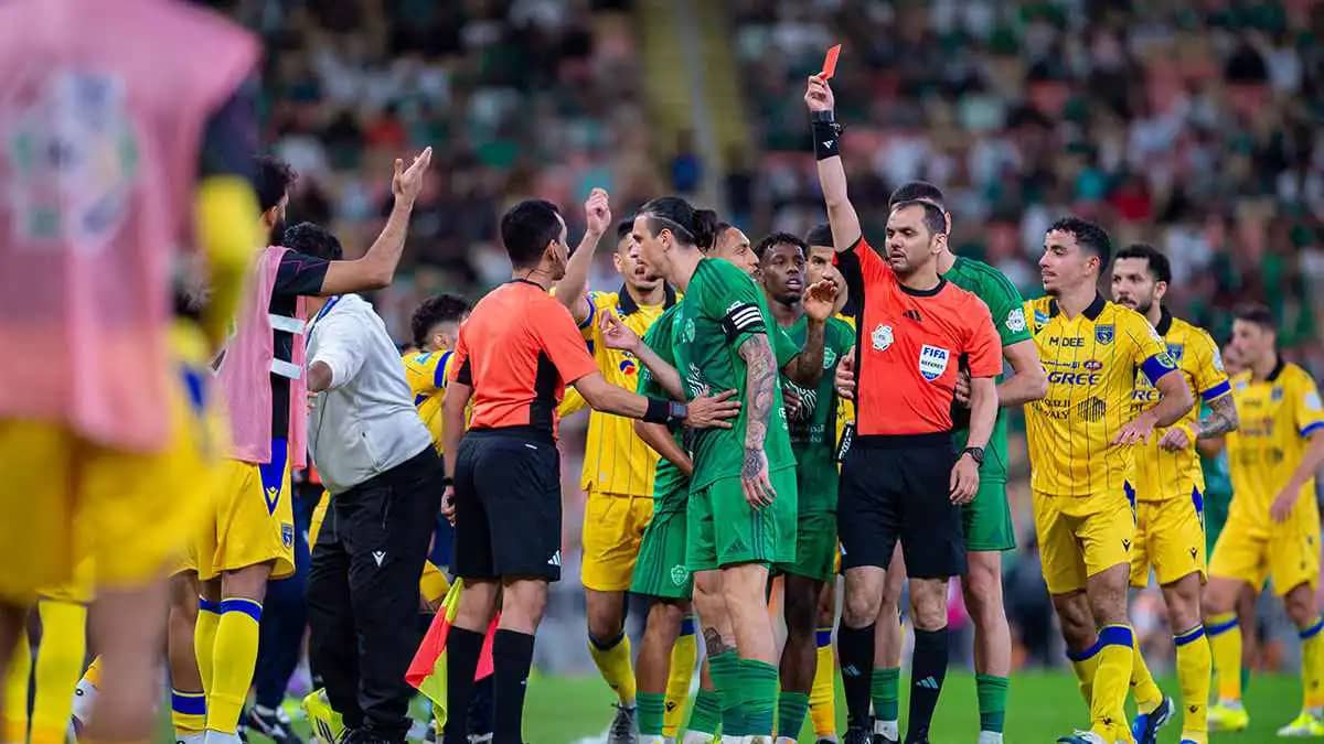 3 تصريحات نارية.. أزمات التحكيم تلهب الدوري السعودي