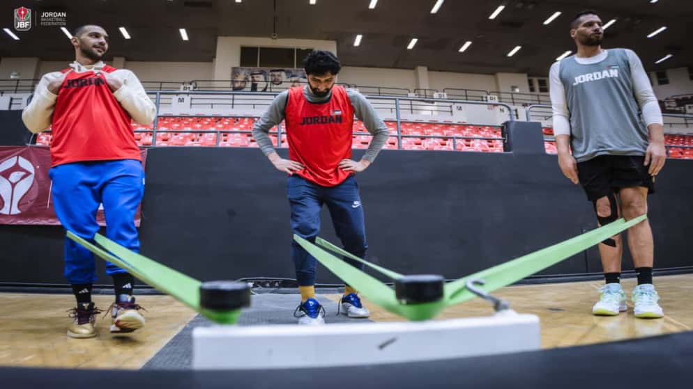 يواصل المنتخب الوطني الأول للرجال لكرة السلة تحضيراته المكثفة في معسكر