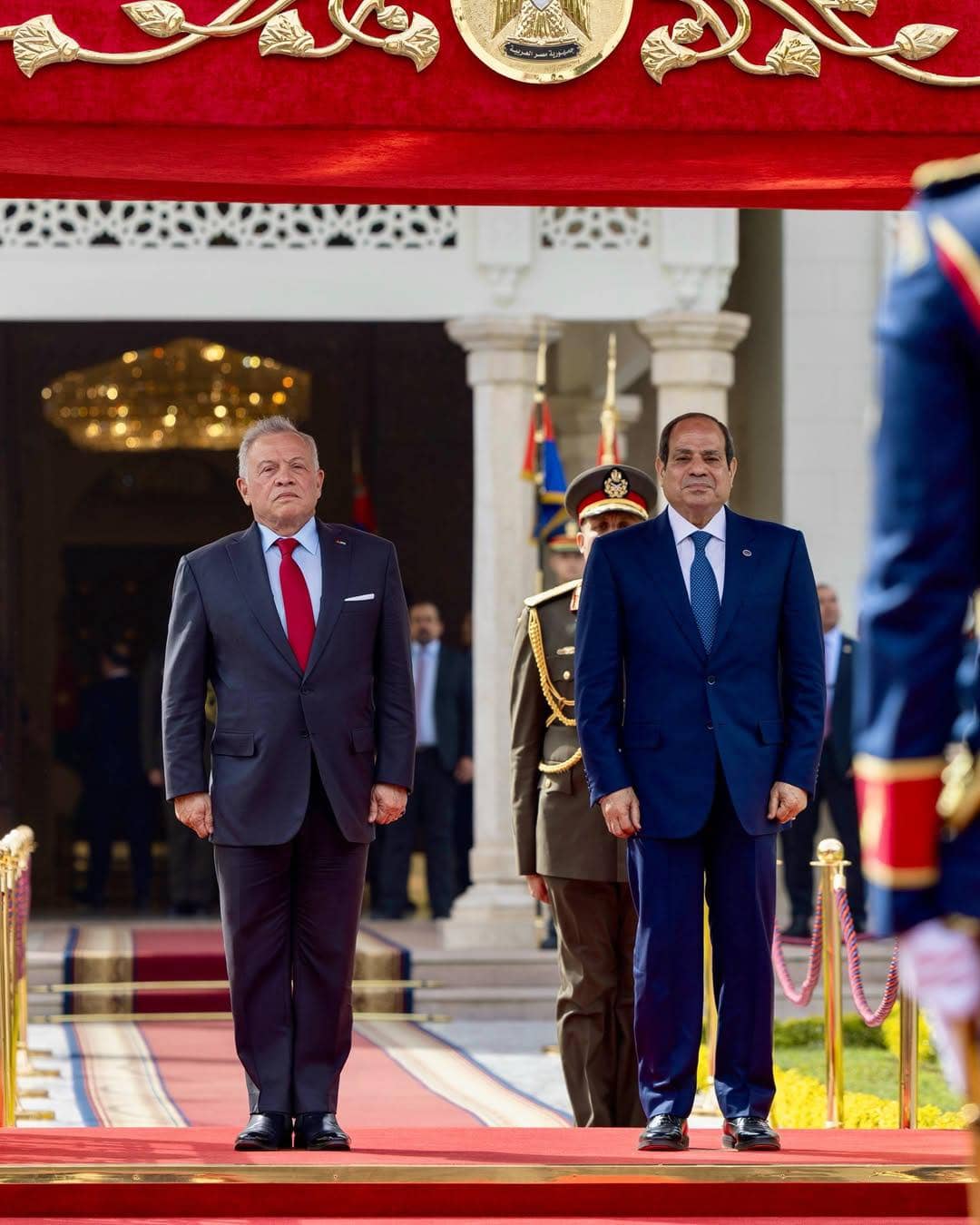 الملك والسيسي يبحثان هاتفيا سبل وقف التصعيد الإقليمي