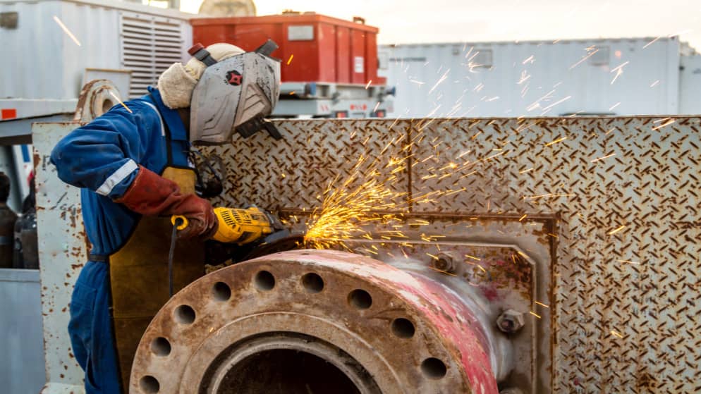 العراق يعتزم تحديث خط أنابيب لتصدير النفط مباشرة من كركوك إلى تركيا