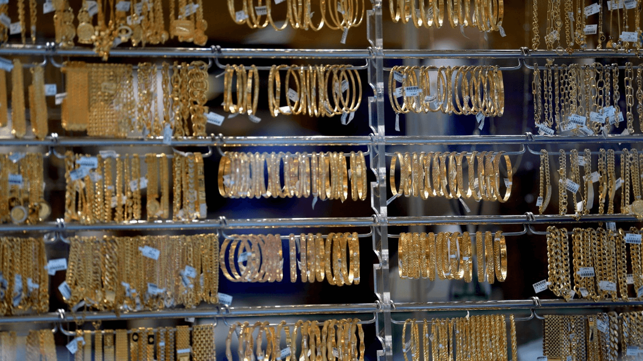 انخفاض ملحوظ في أسعار الذهب الاثنين بالأردن.. وعيار 21 يسجل 101.3 دينار