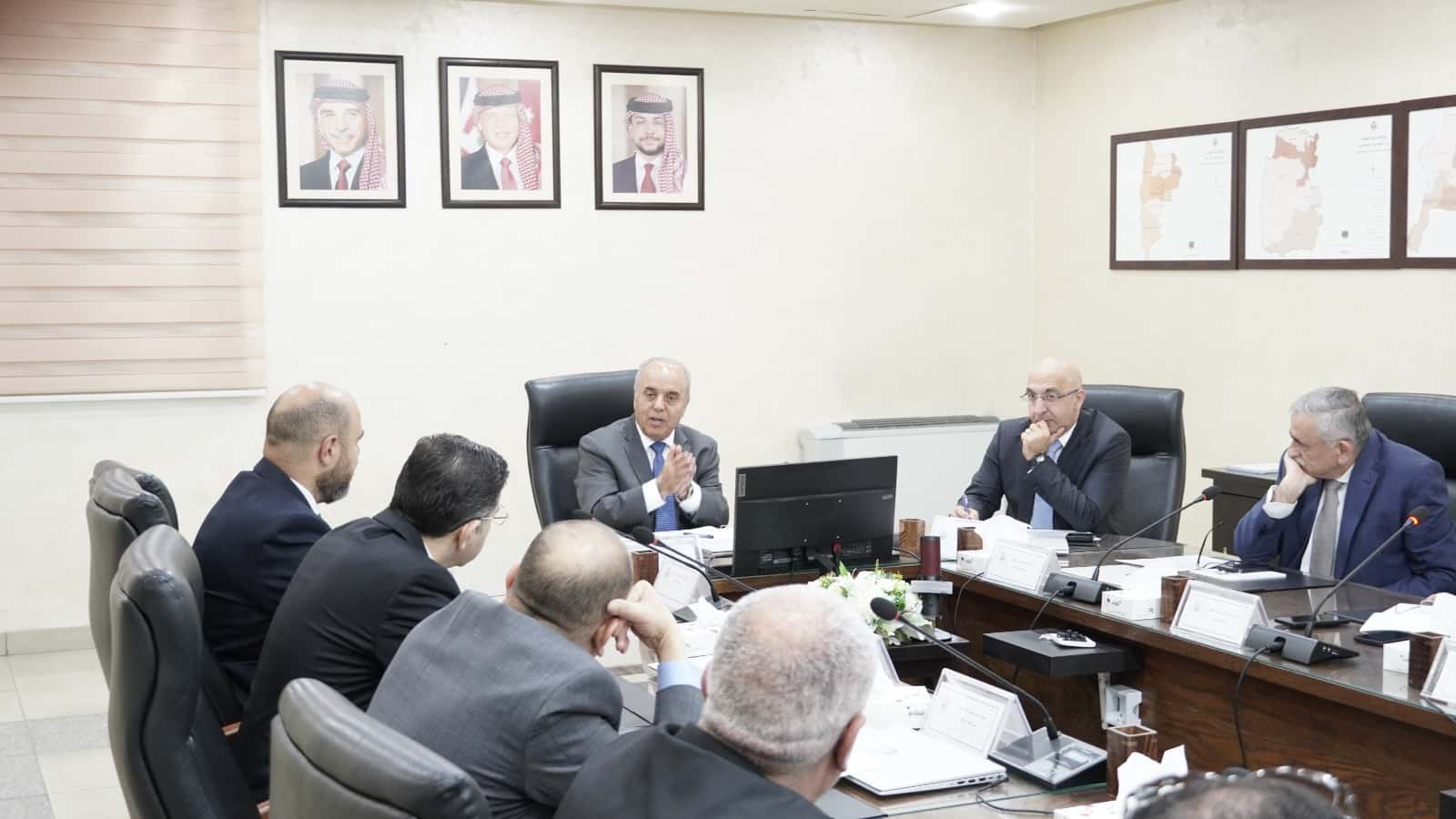 الدار - دعا وزير التعليم العالي والبحث العلمي، الدكتور عزمي محافظة إل