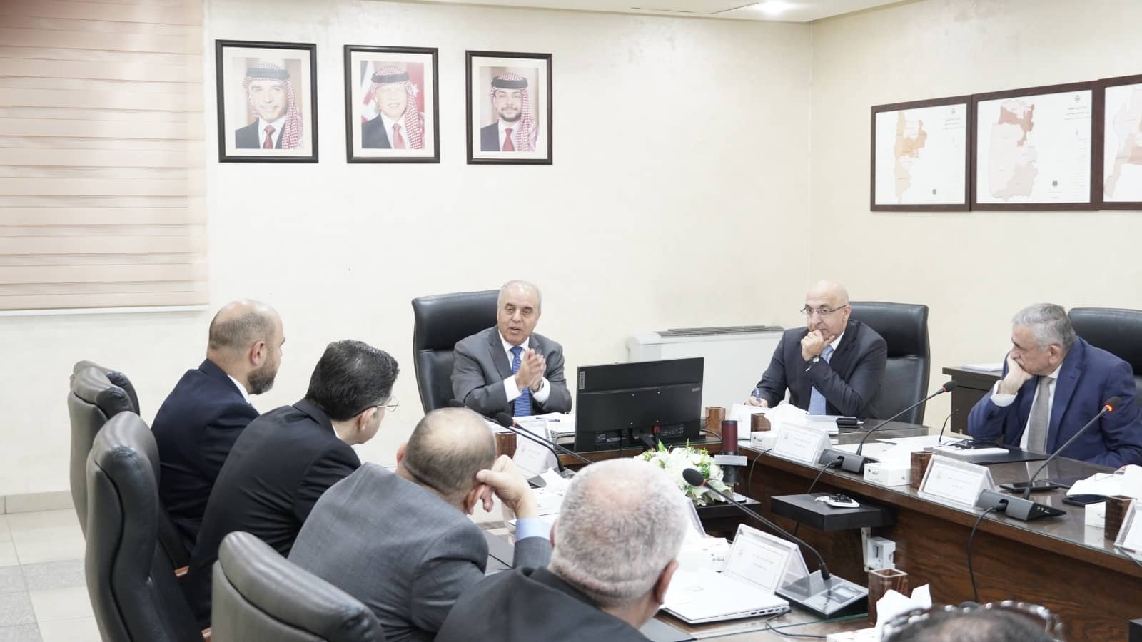 محافظة يدعو الجامعات الرسمية لإعداد خطط مالية للأعوام 2026-2029