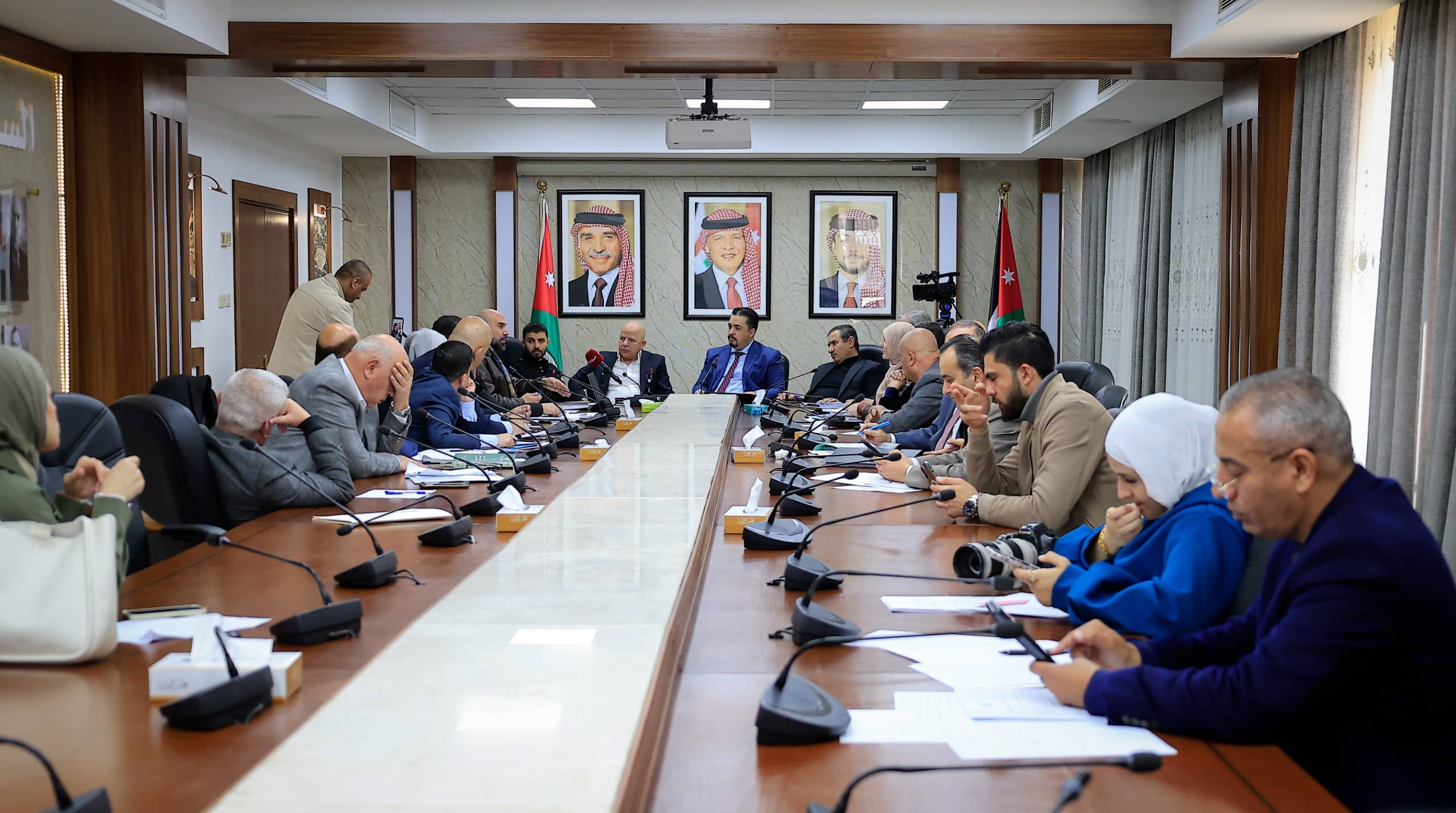 "العمل النيابية" تلتقي نقابة الصيادلة ضمن حواراتها حول قانون الضمان الاجتماعي