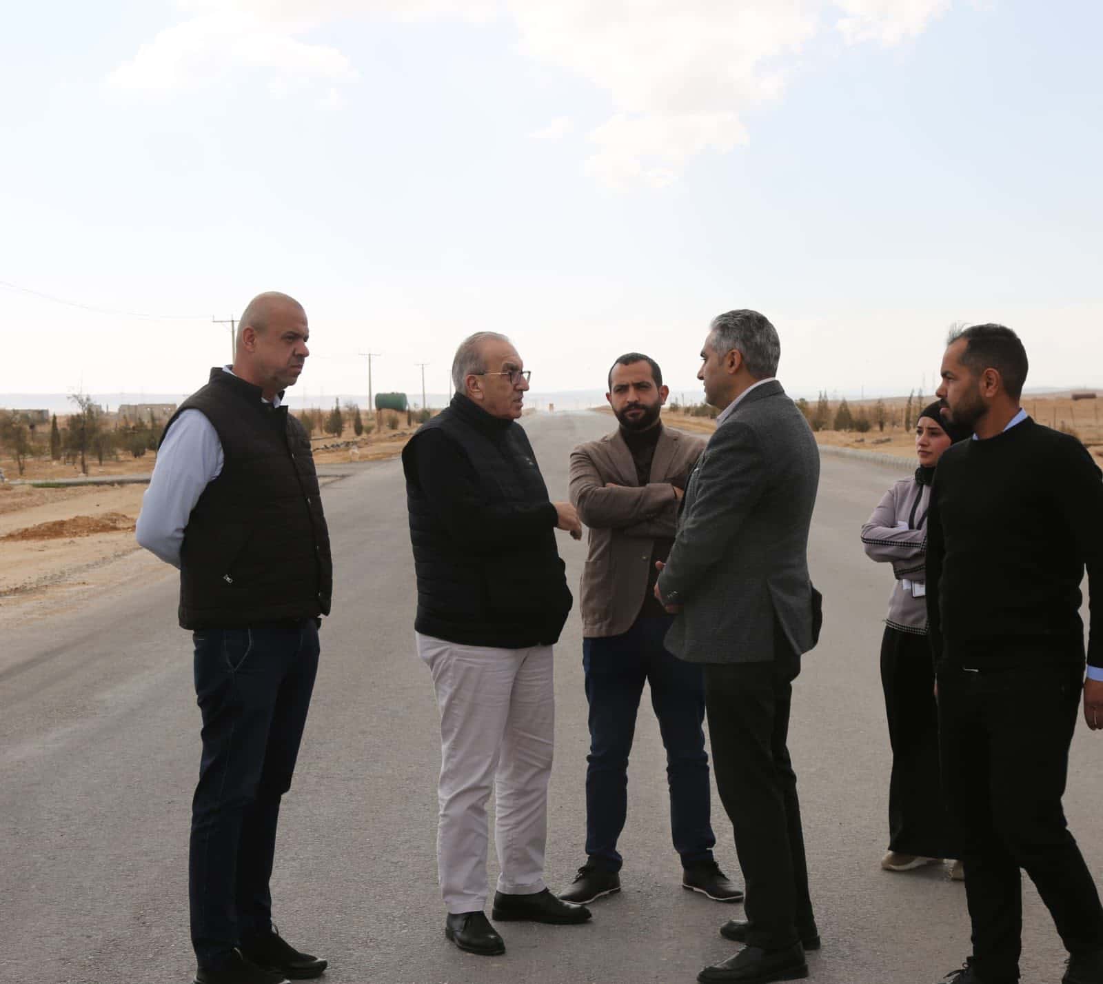 تفقد وزير الأشغال العامة والإسكان، المهندس ماهر أبو السمن، اليوم، عددا