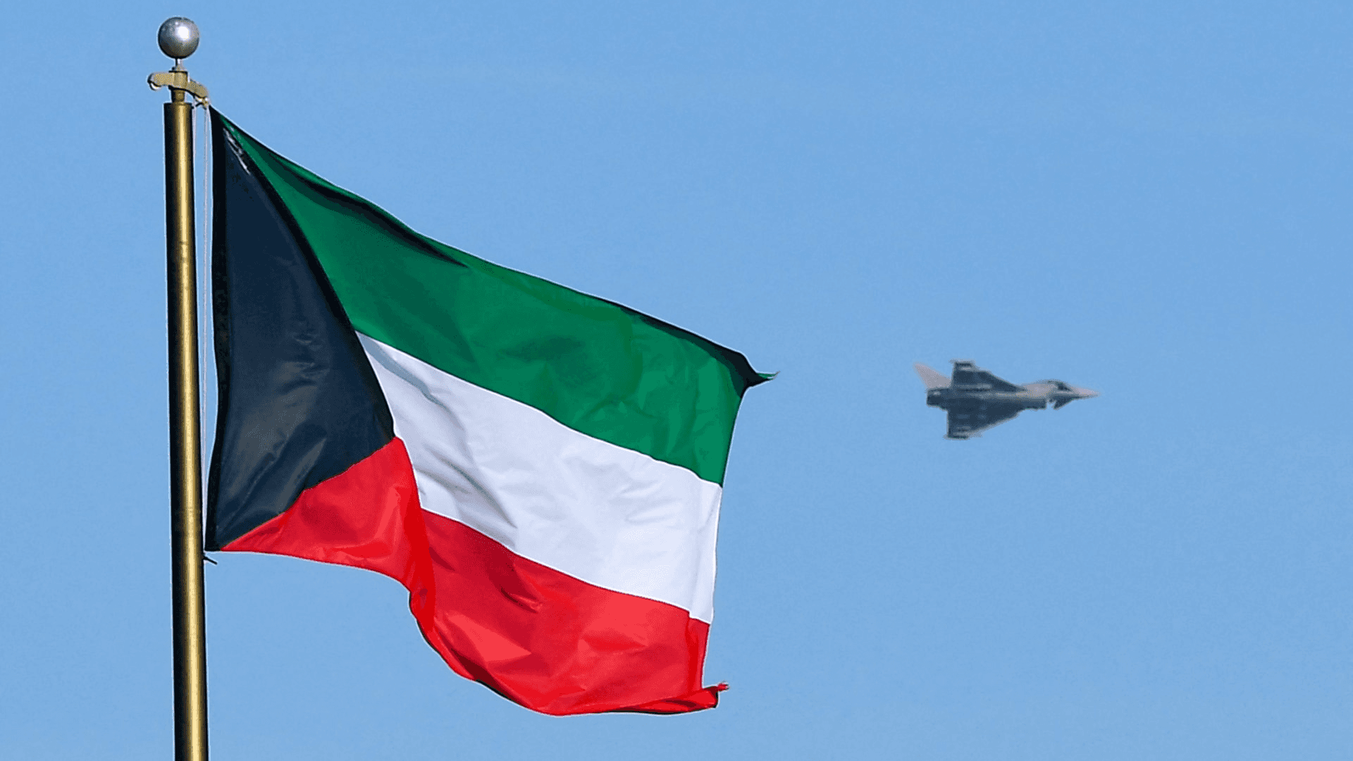 كشف الجيش الكويتي، صباح الخميس، أنه تصدى مجدداً لهجمات إيرانية عبر طائ