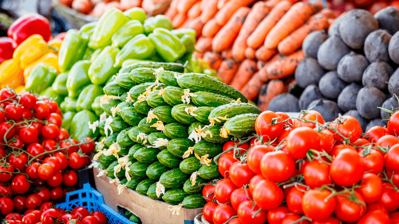 2120 طنا من الخضار وردت السوق المركزي الثلاثاء