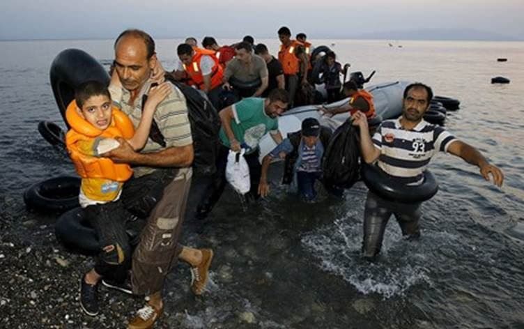 غرق زورق مهاجرين في بحر إيجه