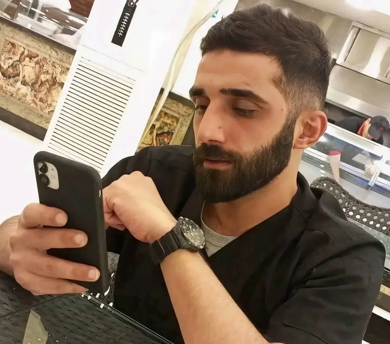تفاصيل جريمة الزرقاء.. الشاب “الحلاق” أحمد عوكل