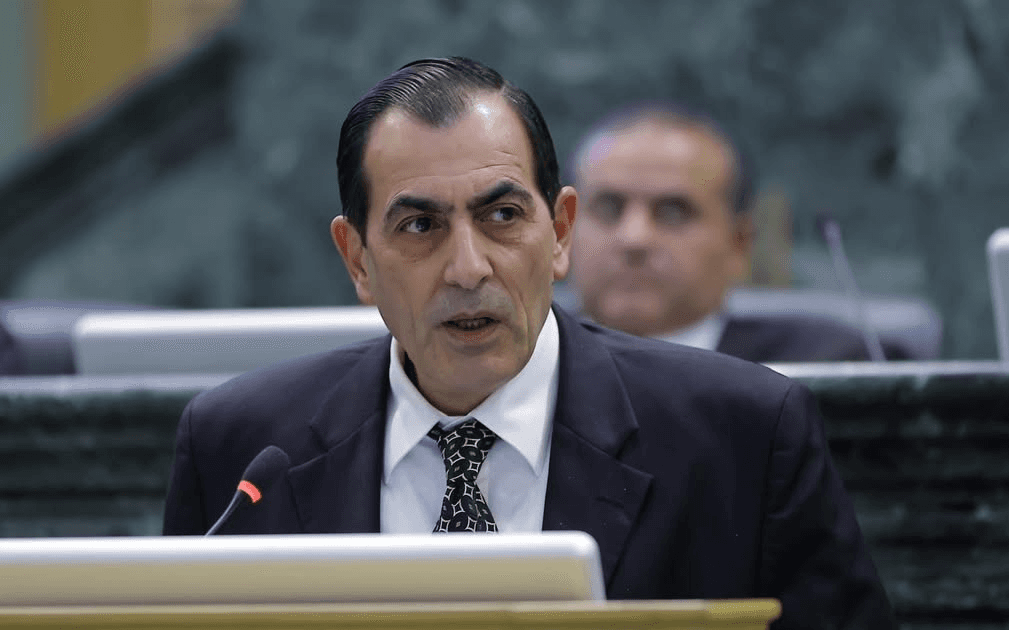 فيديو.. النائب القباعي يصطدم برئيس النواب بسبب قانون الجامعات