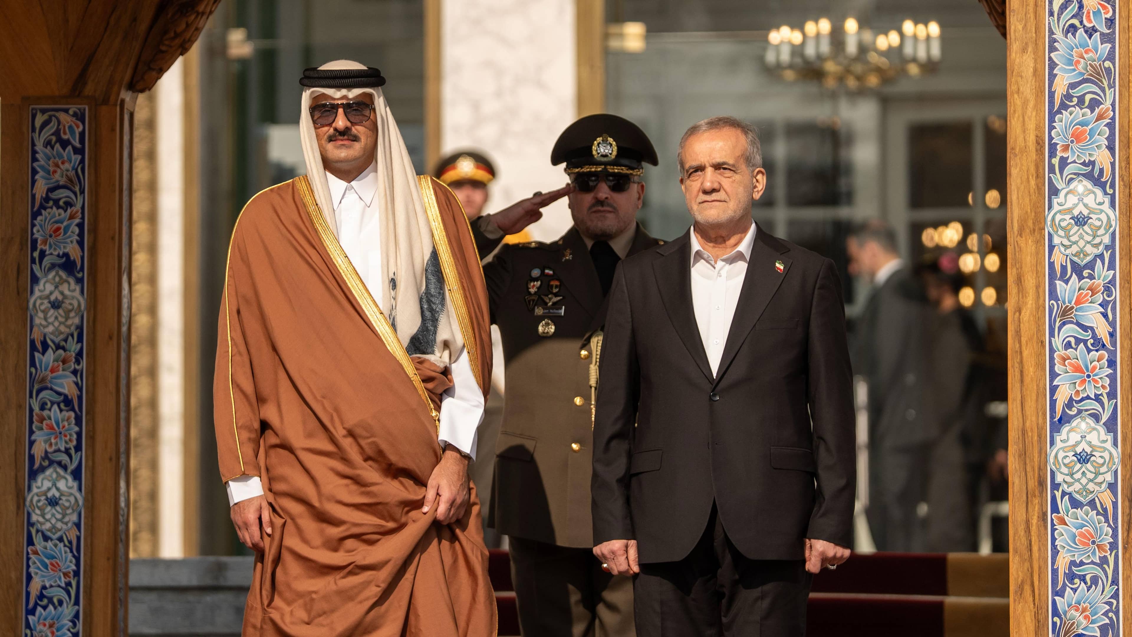 أمير قطر والرئيس الإيراني يبحثان "خفض التصعيد" في المنطقة