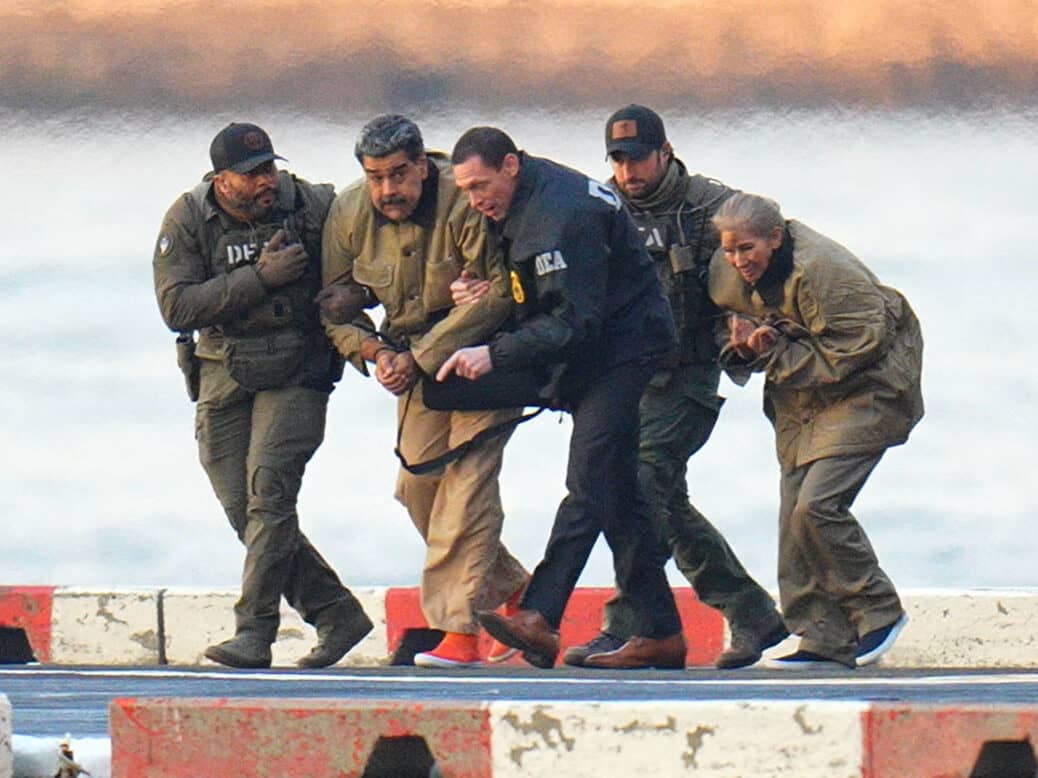 أكسيوس: الجيش الأمريكي استخدم الذكاء الاصطناعي في عملية اختطاف مادورو