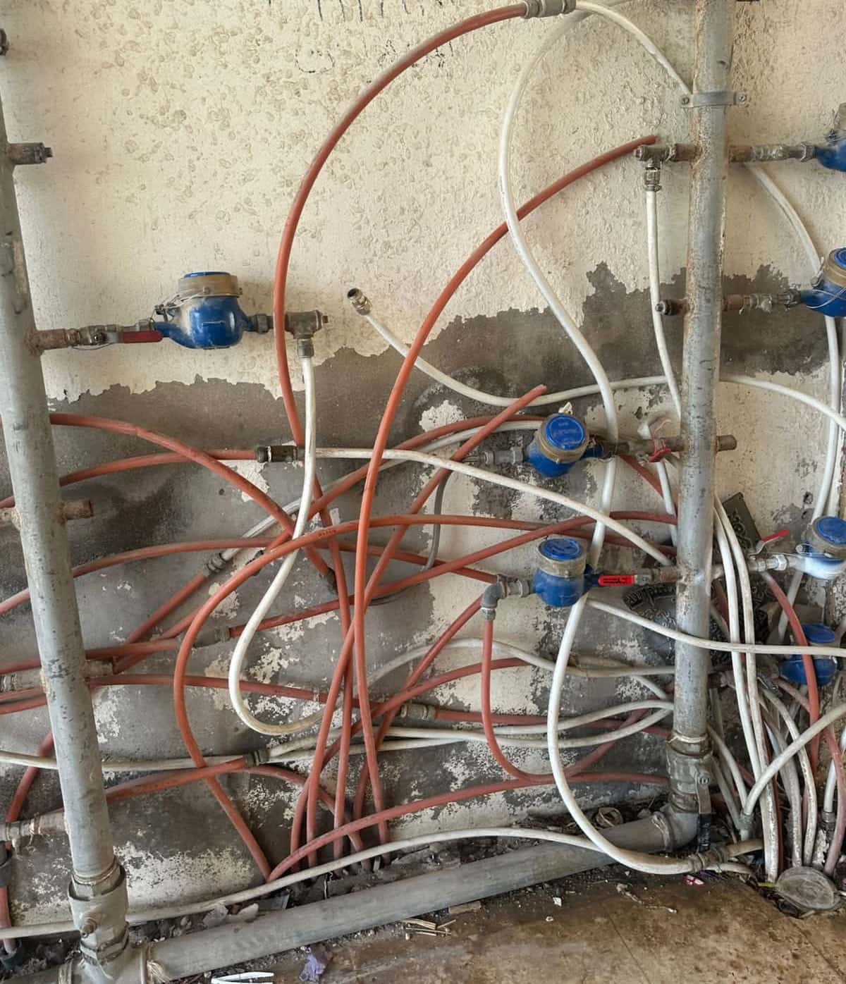 الدار - كشفت وزارة المياه والري عن تنفيذ حملة أمنية وفنية ناجحة أسفرت