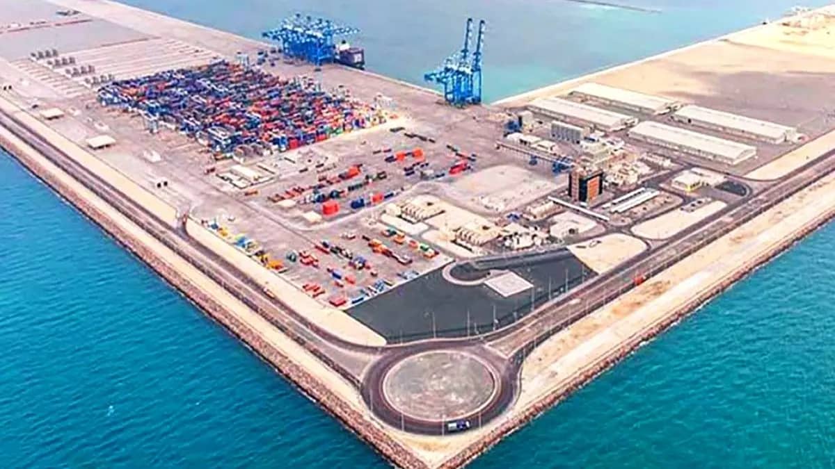 الكويت: هجوم بمسيرات وصواريخ جوالة يستهدف ميناء مبارك الكبير