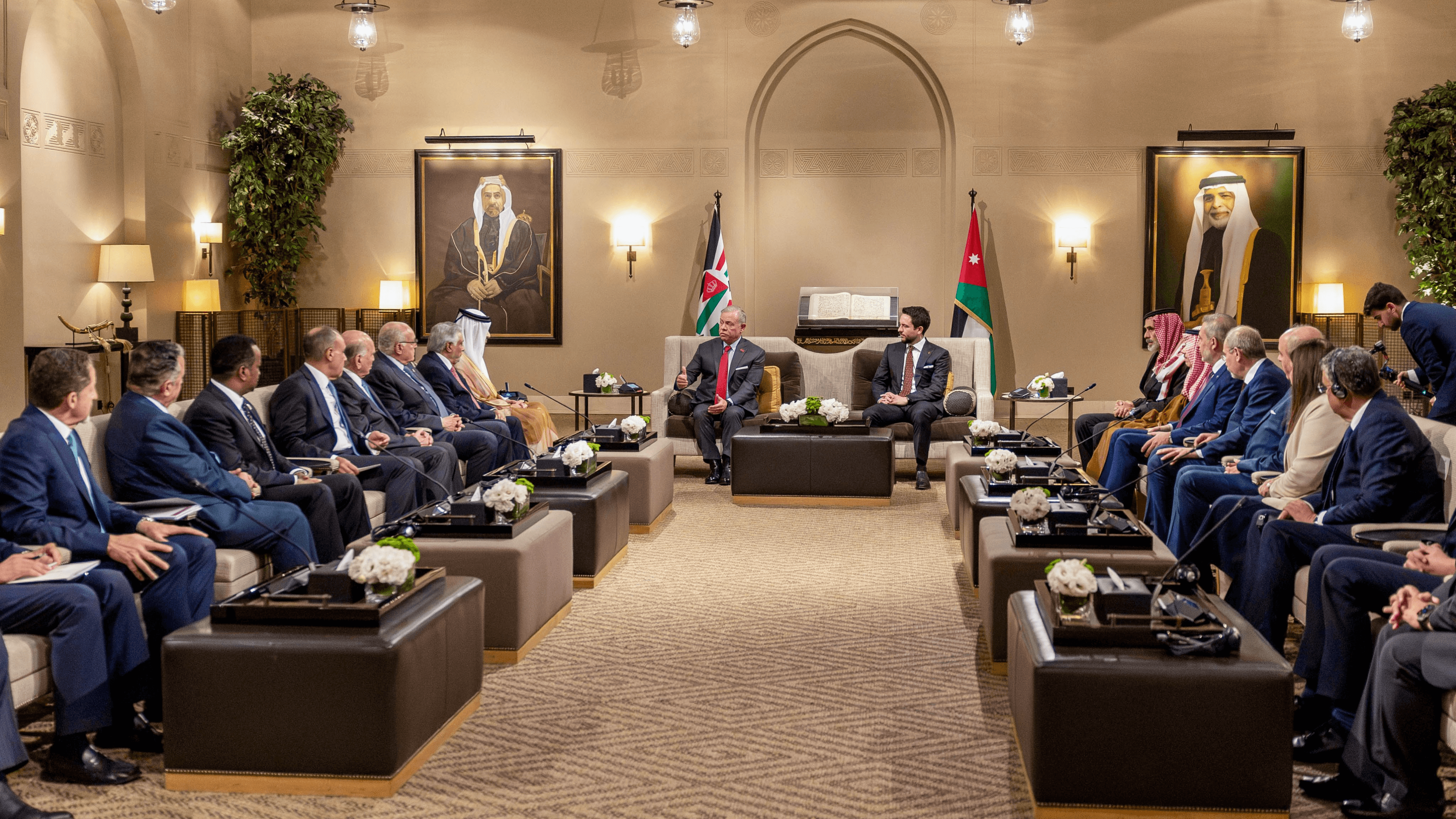 الملك يستقبل اللجنة الوزارية العربية لدعم القدس ويؤكد ضرورة موقف عربي إسلامي موحد