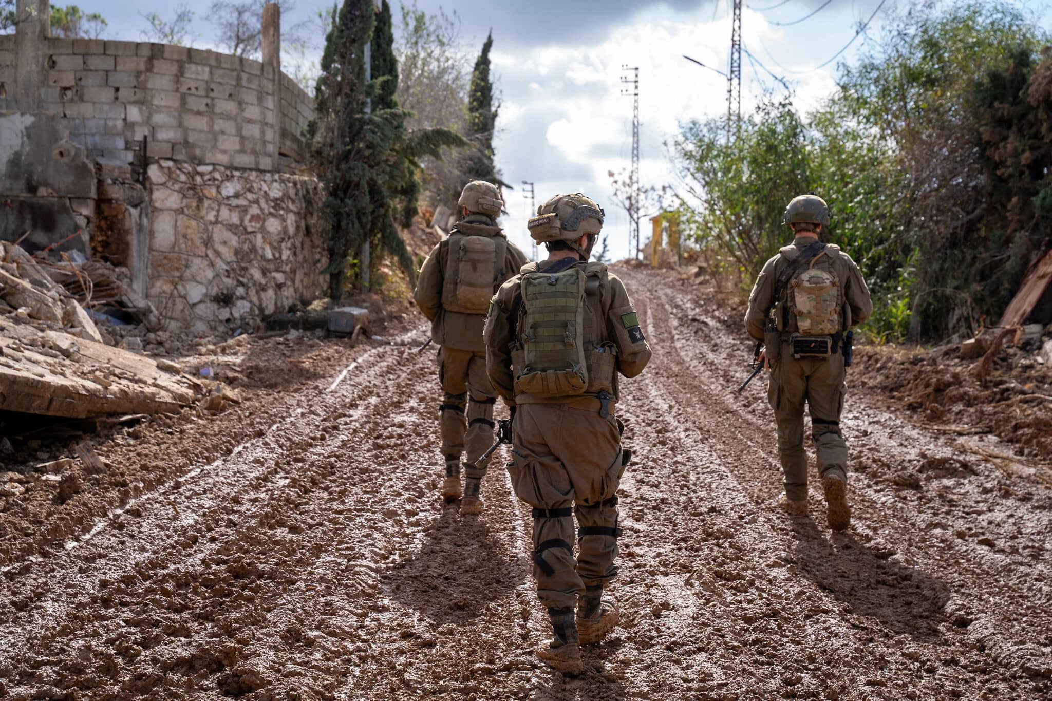 كندا وفرنسا وألمانيا وإيطاليا وبريطانيا تحذر من عواقب وخيمة لأي هجوم "إسرائيلي" بري على لبنان