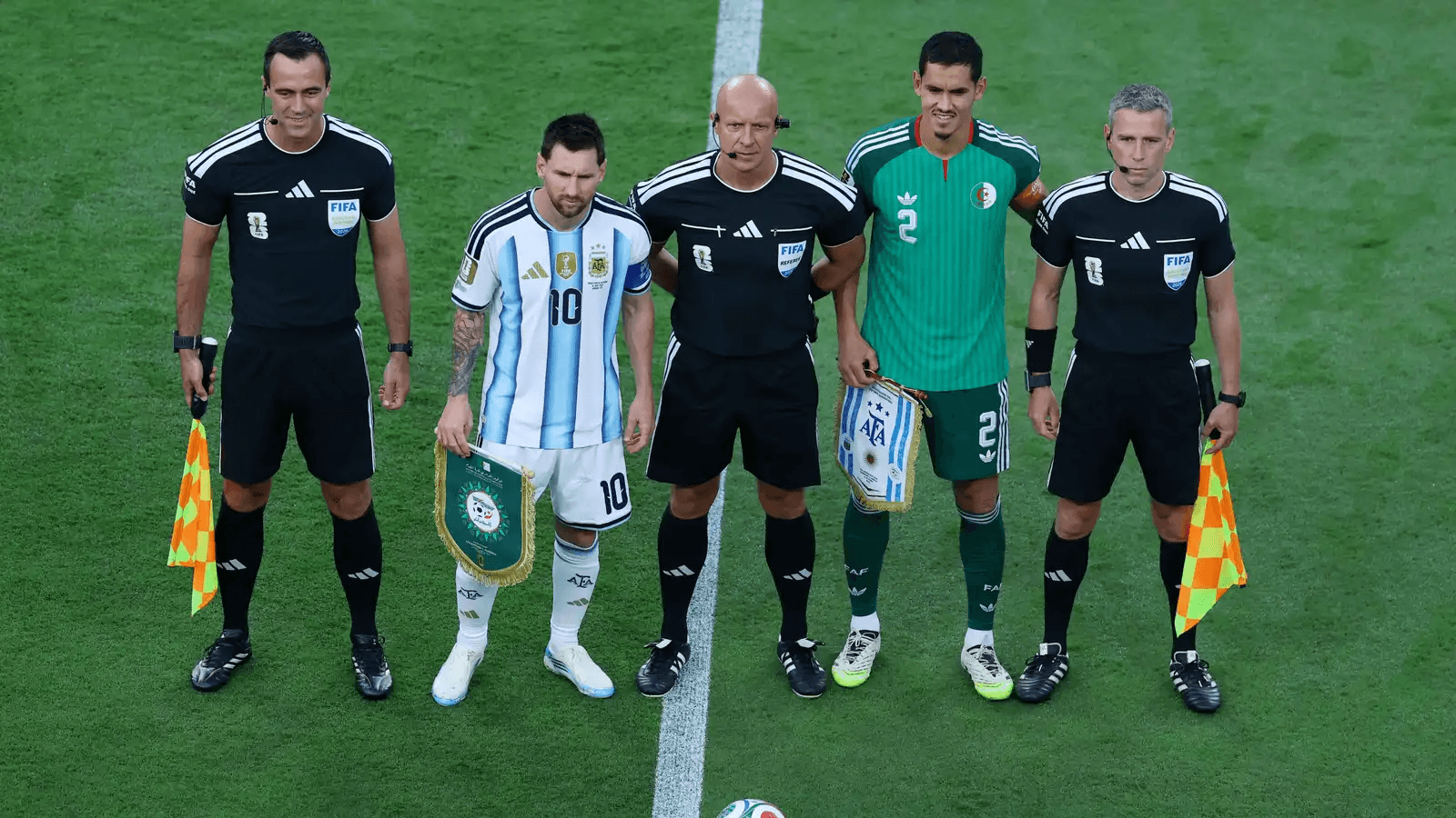 أخطاء التحكيم في كأس العالم 2026 تثير غضب المنتخبات والجماهير