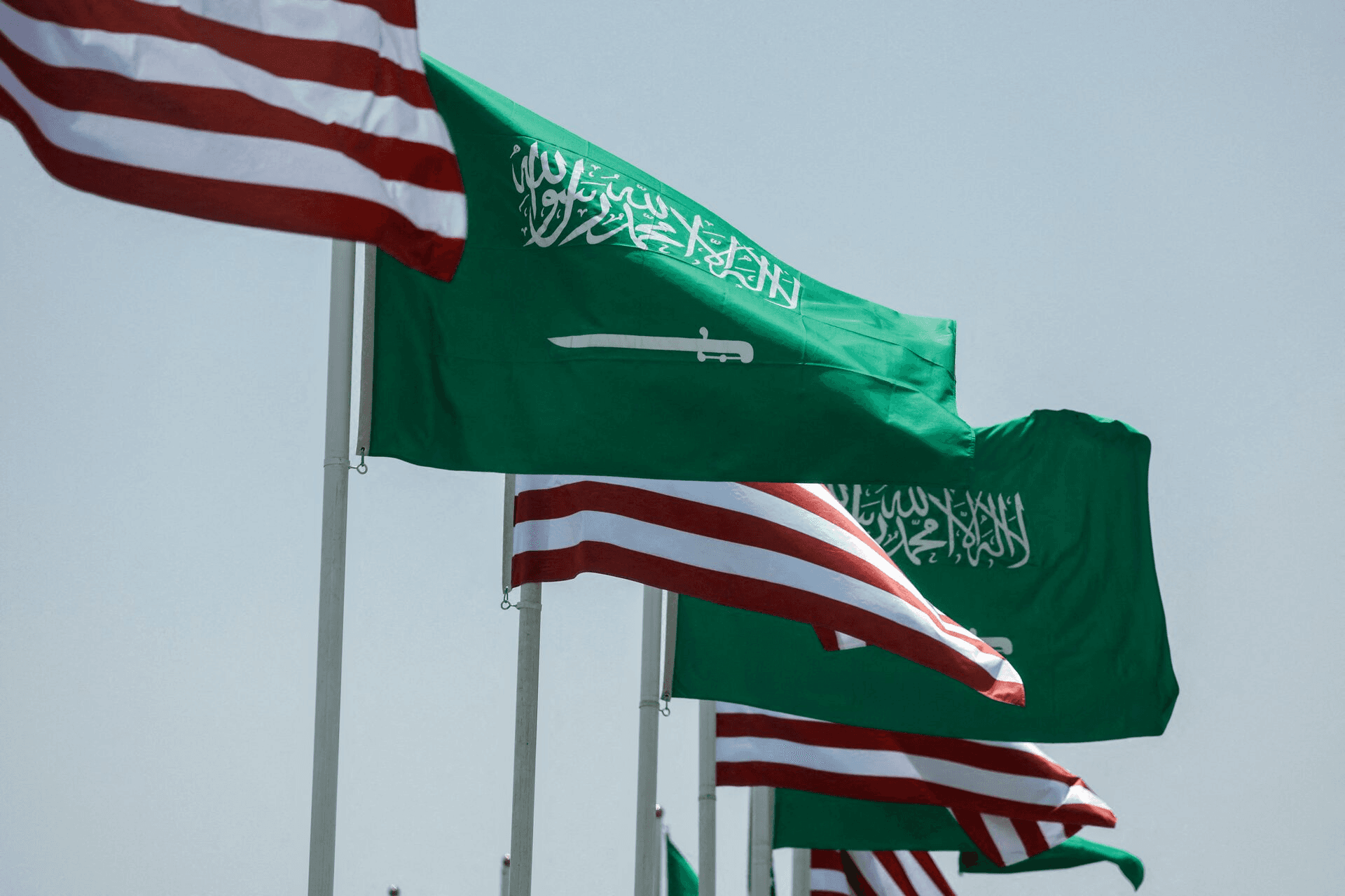 واشنطن تؤكد التزامها باتفاقية الدفاع مع السعودية