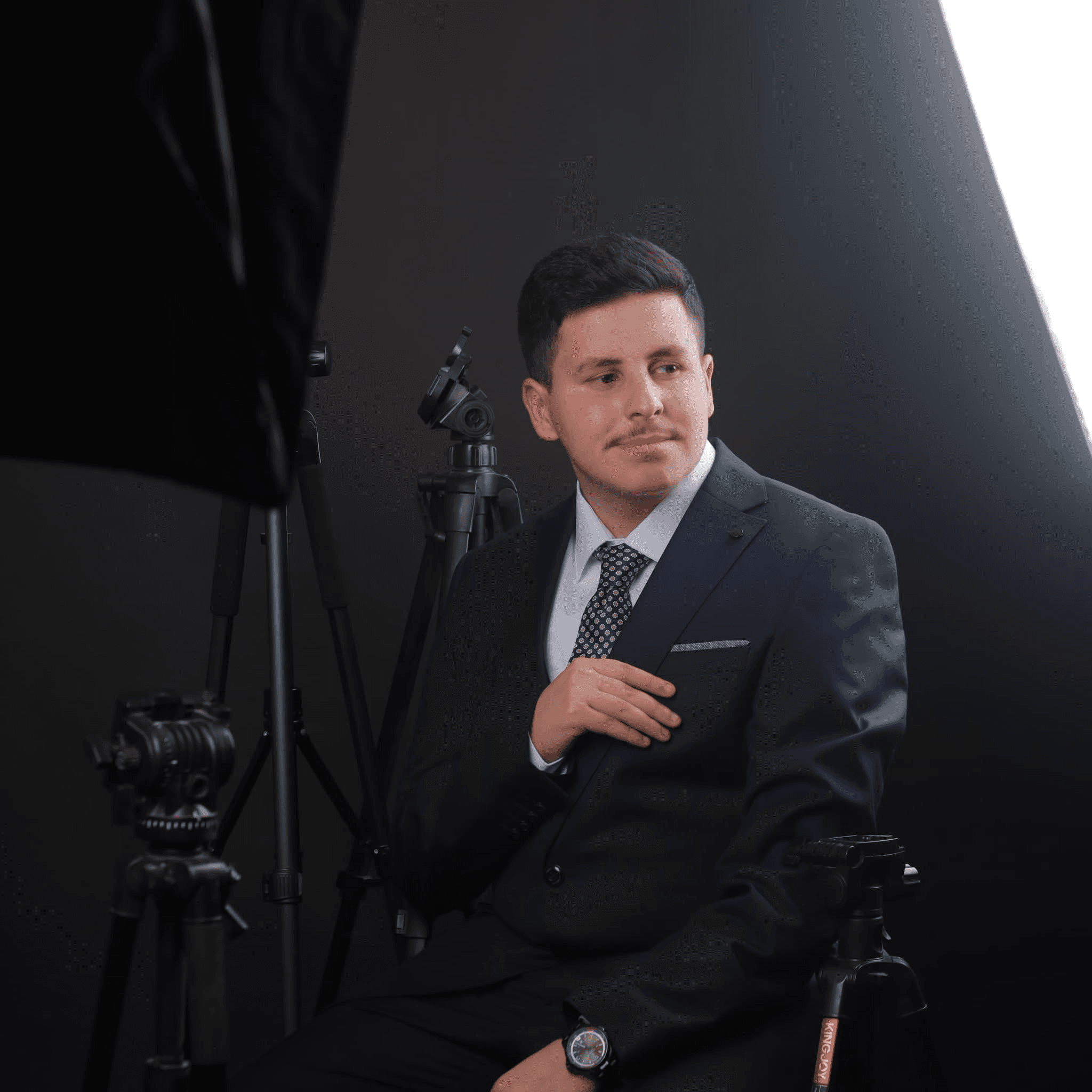 “صوت الجيل” تهنئ بتخرج محمد الأمين الرجوب