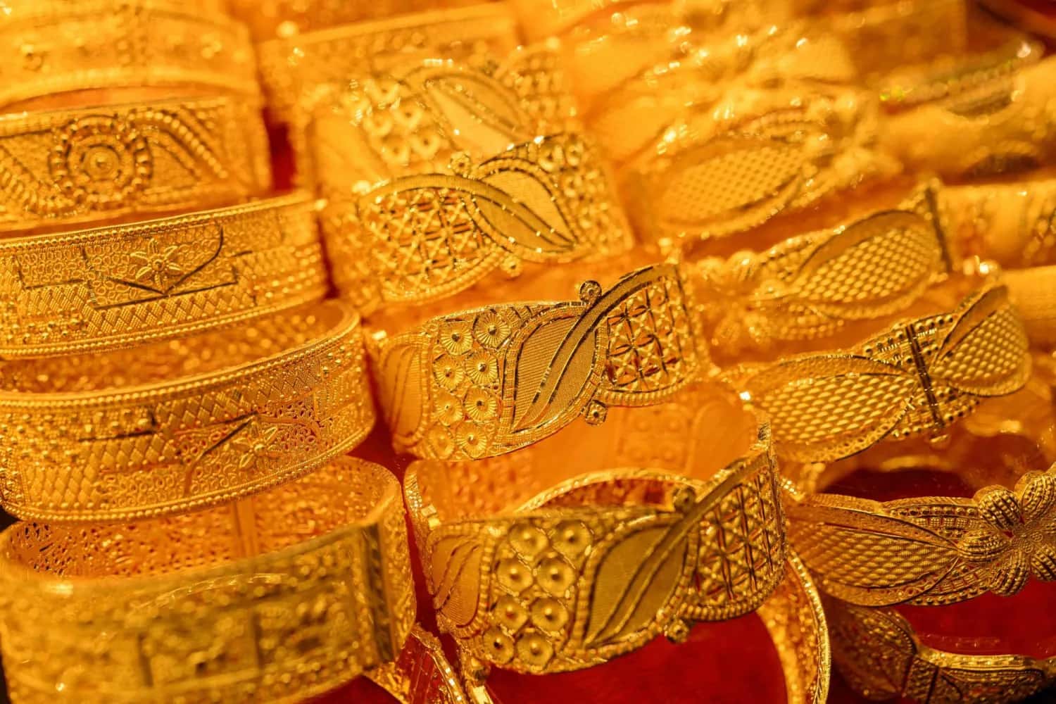 الدار - استقرت أسعار الذهب في الأردن، اليوم الخميس، وذلك وفق النشرة ال