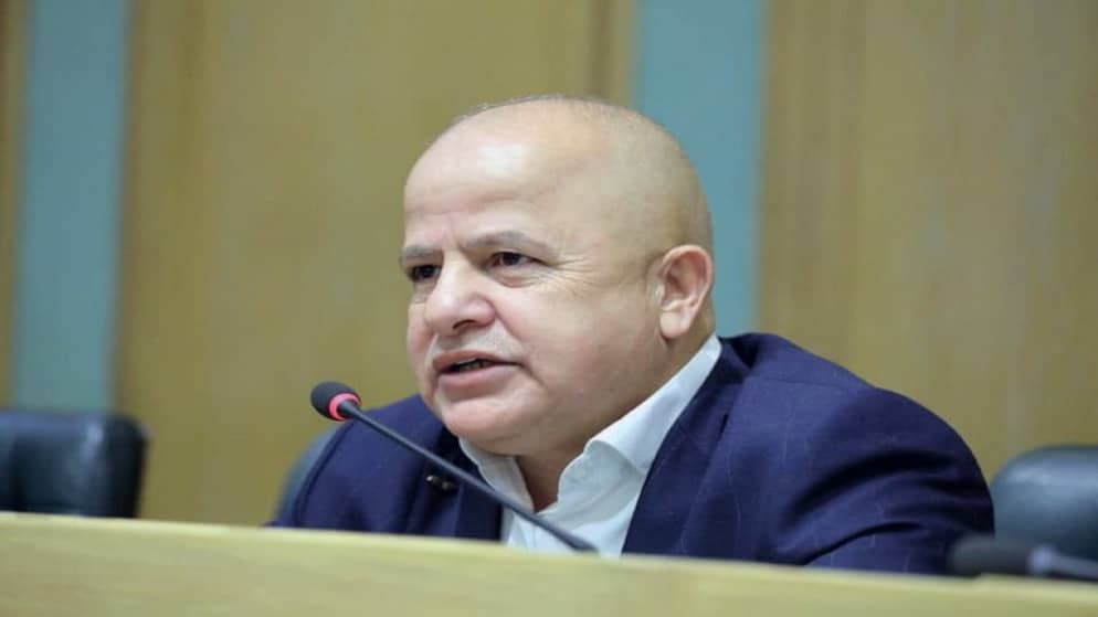 النائب العوايشة ينتقد حكومات سابقة بالأسماء ويتهمها بترك الأردن "في قاع الزجاجة"