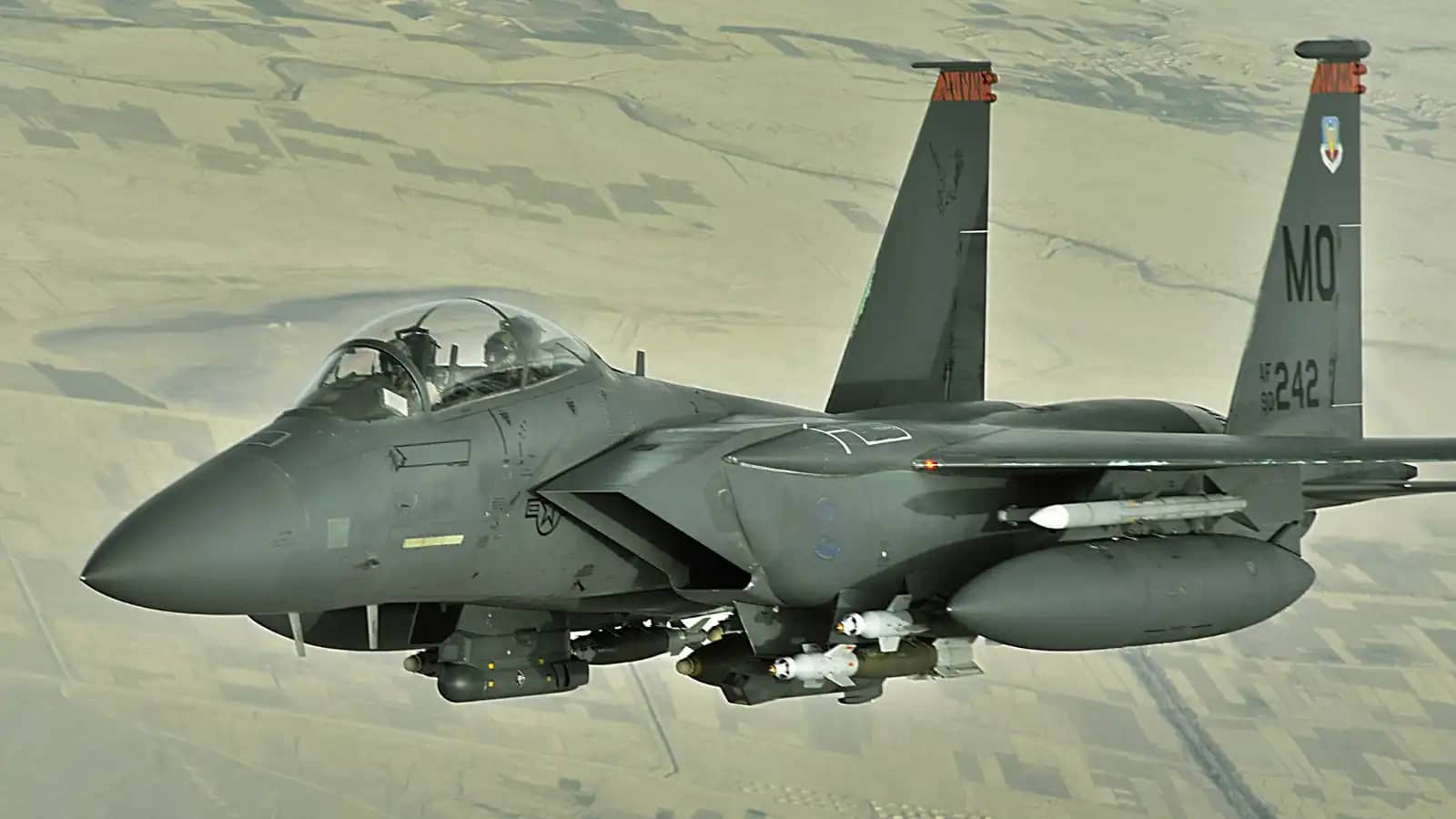 "سترايك أيغل F-15E".. قمرة القيادة المزدوجة كعقل مدبر في سماء الحروب المعقدة