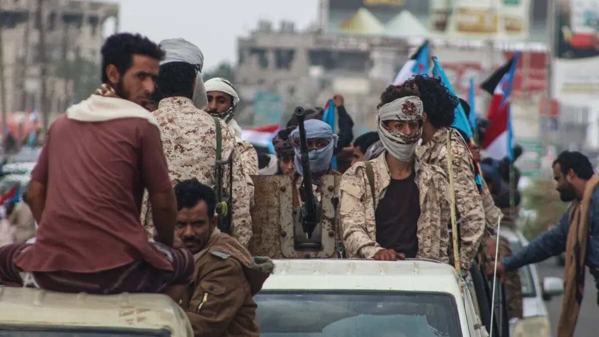 المجلس الانتقالي في اليمن: قتلى وإصابات في غارات على معسكر في حضرموت